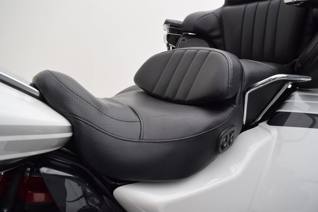 CVO Tri Glide® Ultra