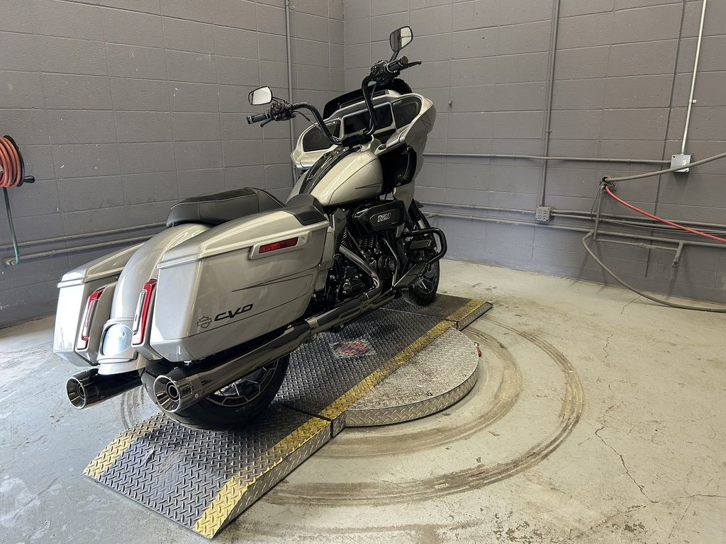 CVO® Road Glide®
