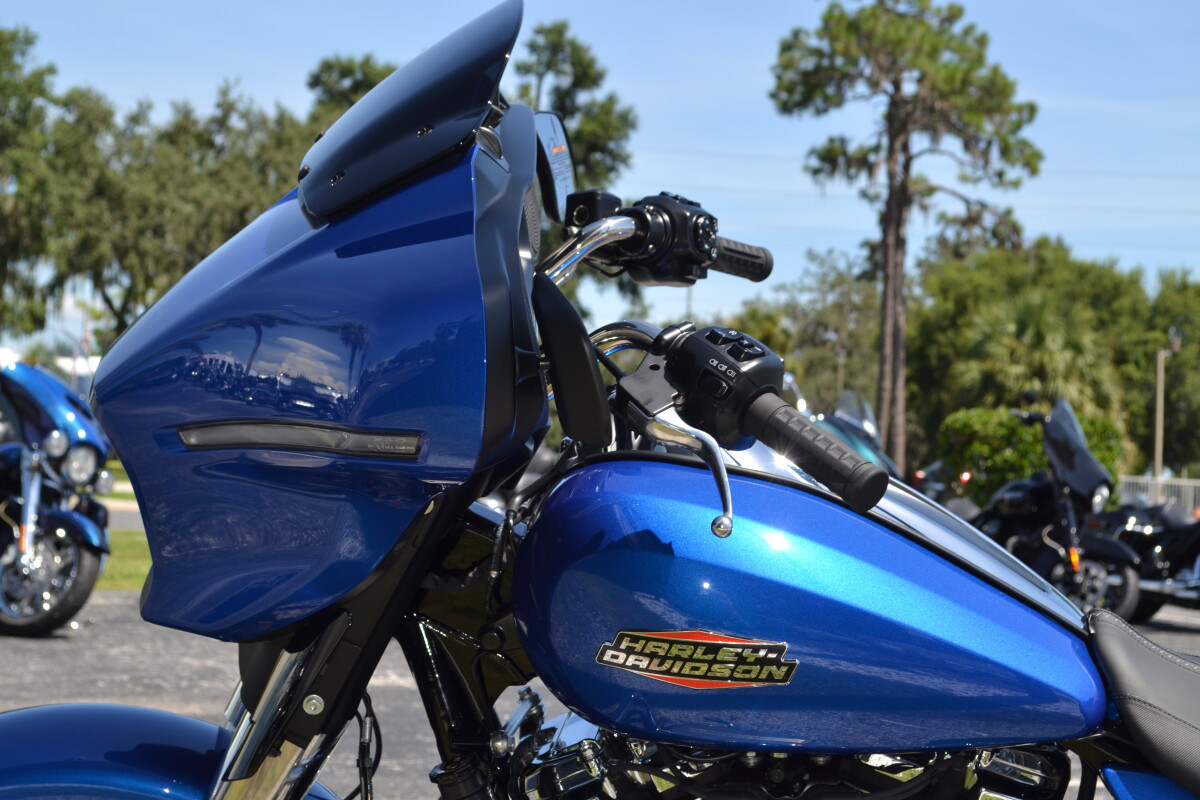 Street Glide®
