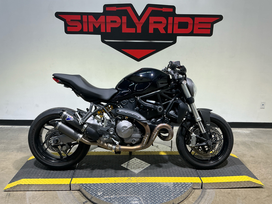 Monster 821