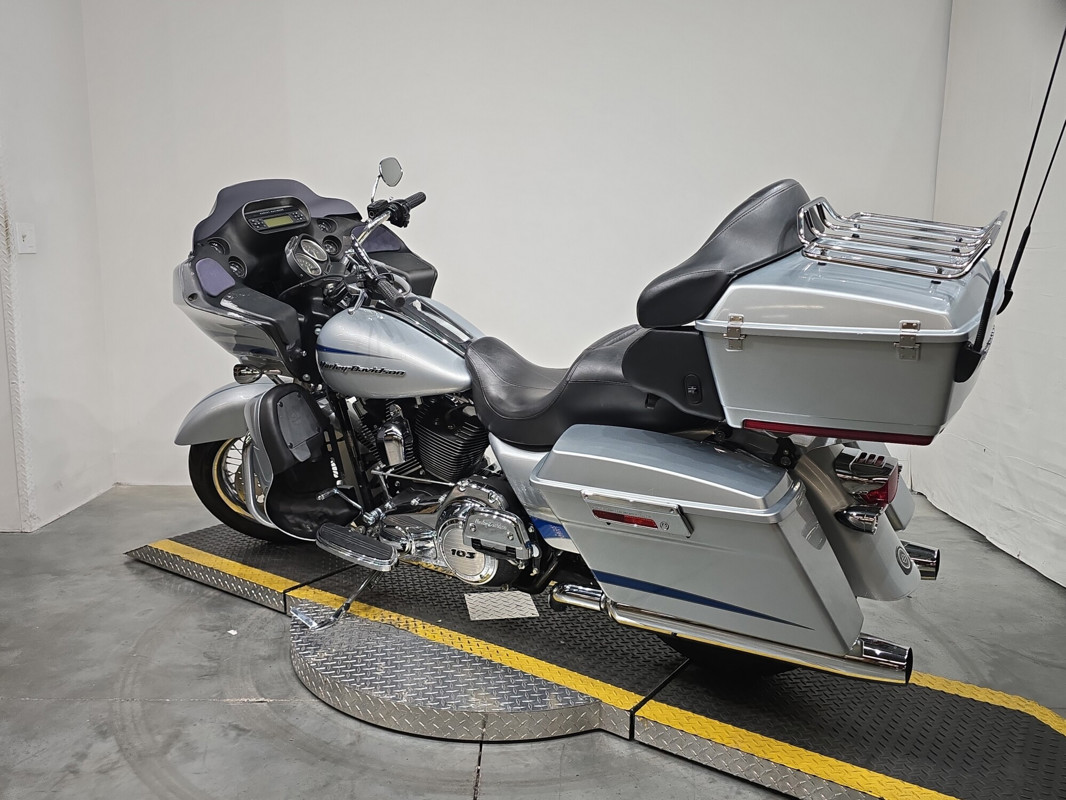Road Glide® Ultra