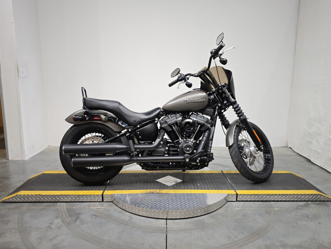 Softail® Street Bob®