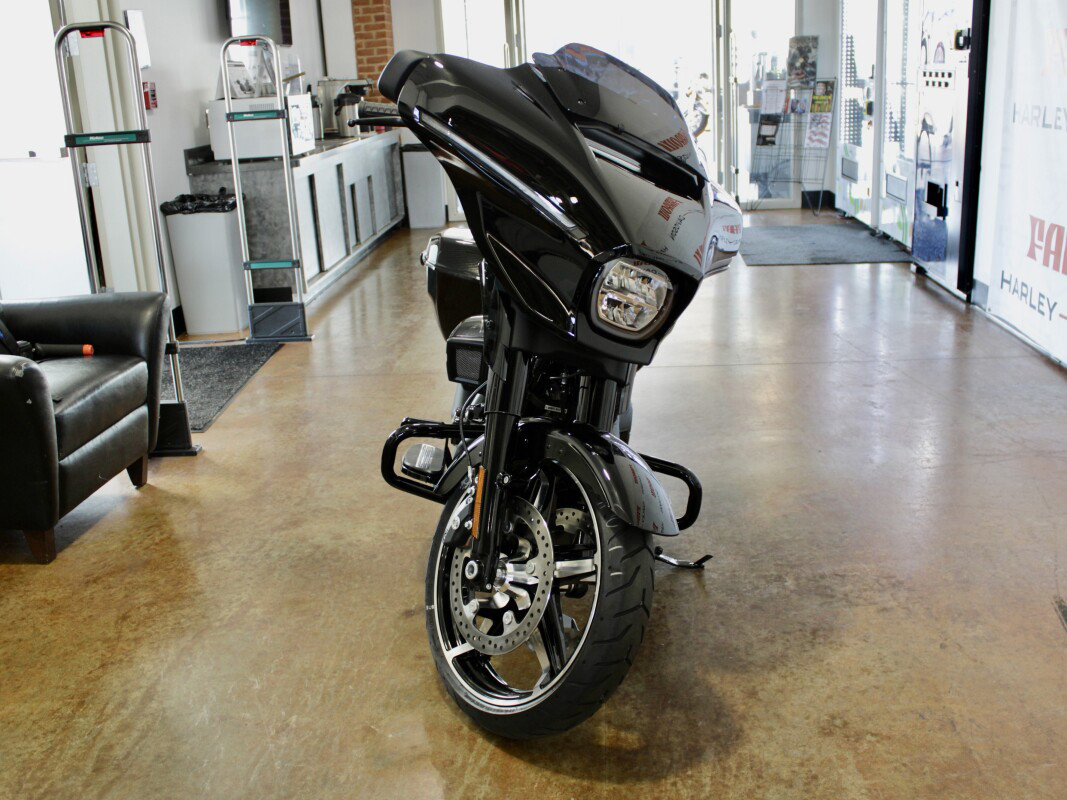 Street Glide®