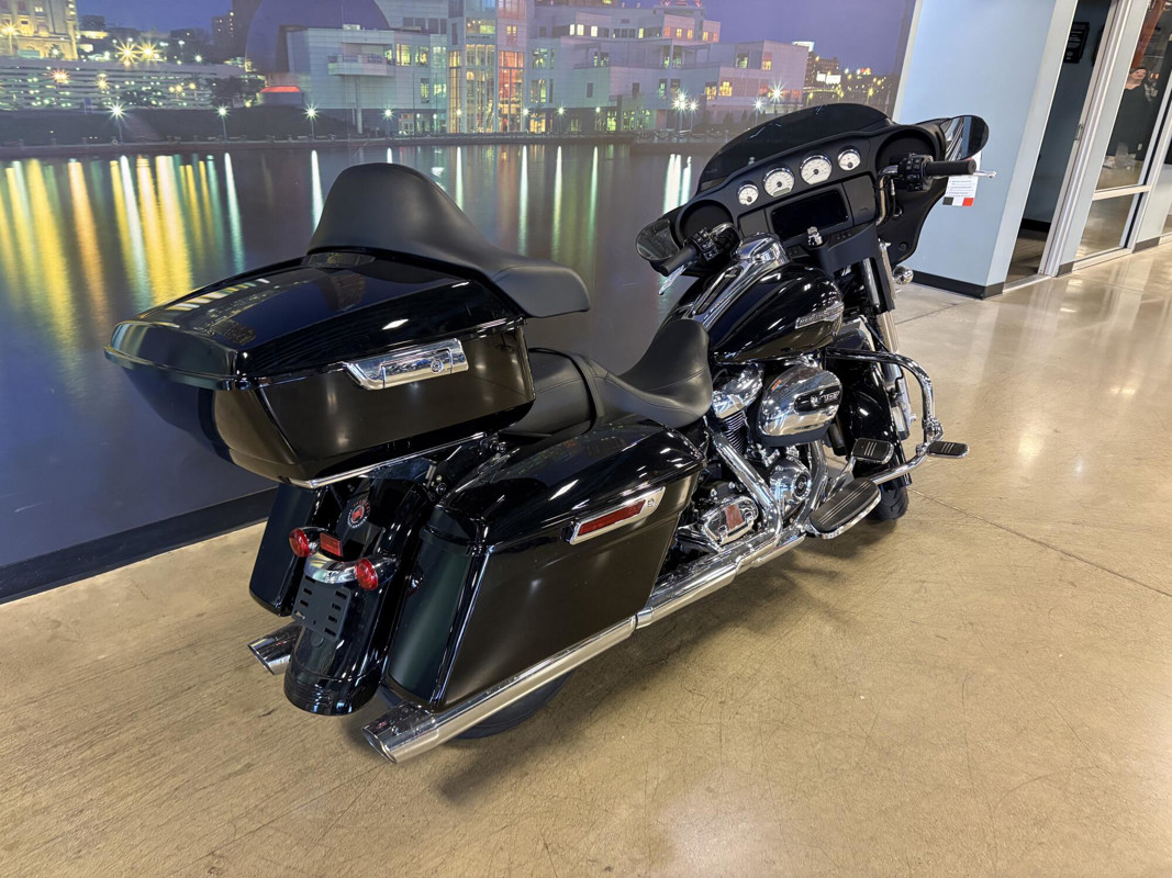 Street Glide®
