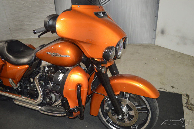 Street Glide®