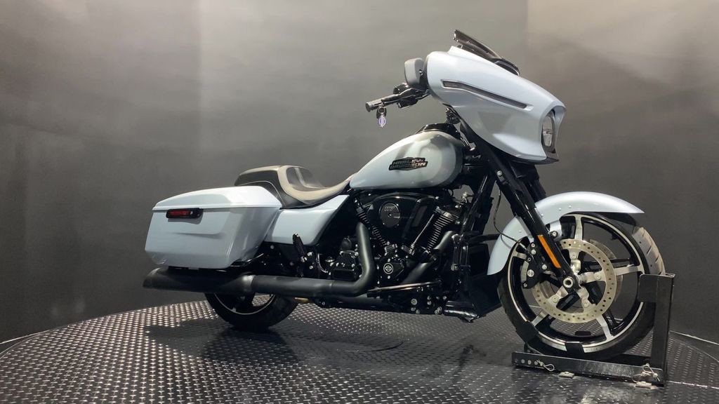 Street Glide®