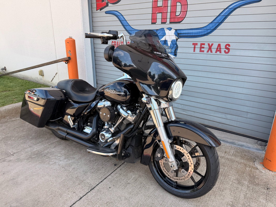 Street Glide®