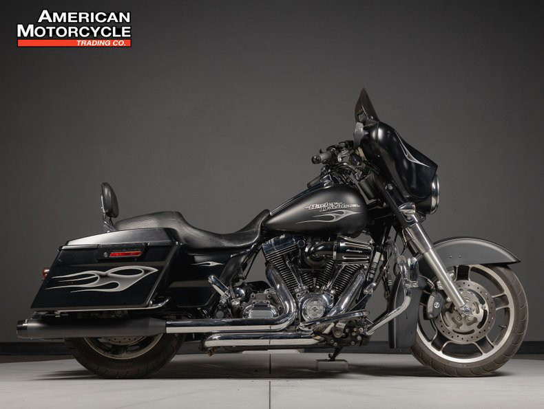 Street Glide®