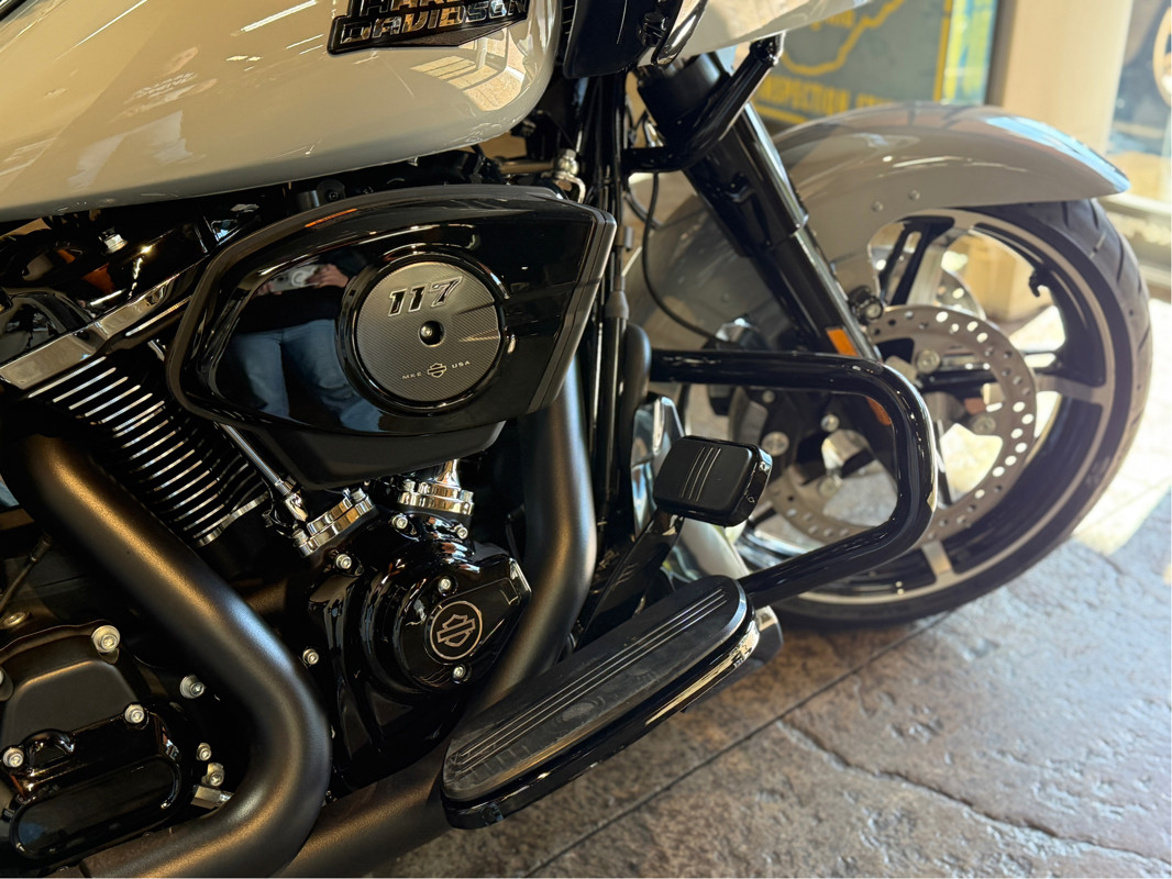 Road Glide®