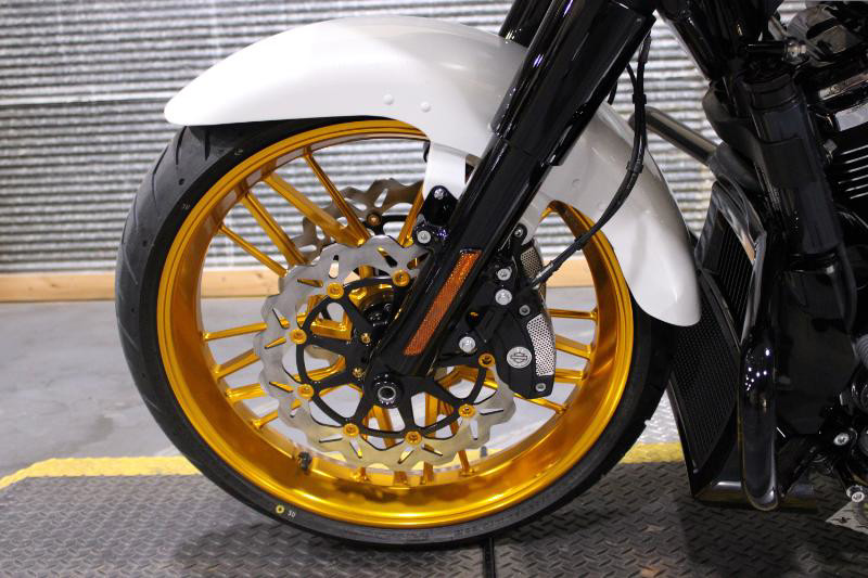 Road Glide®