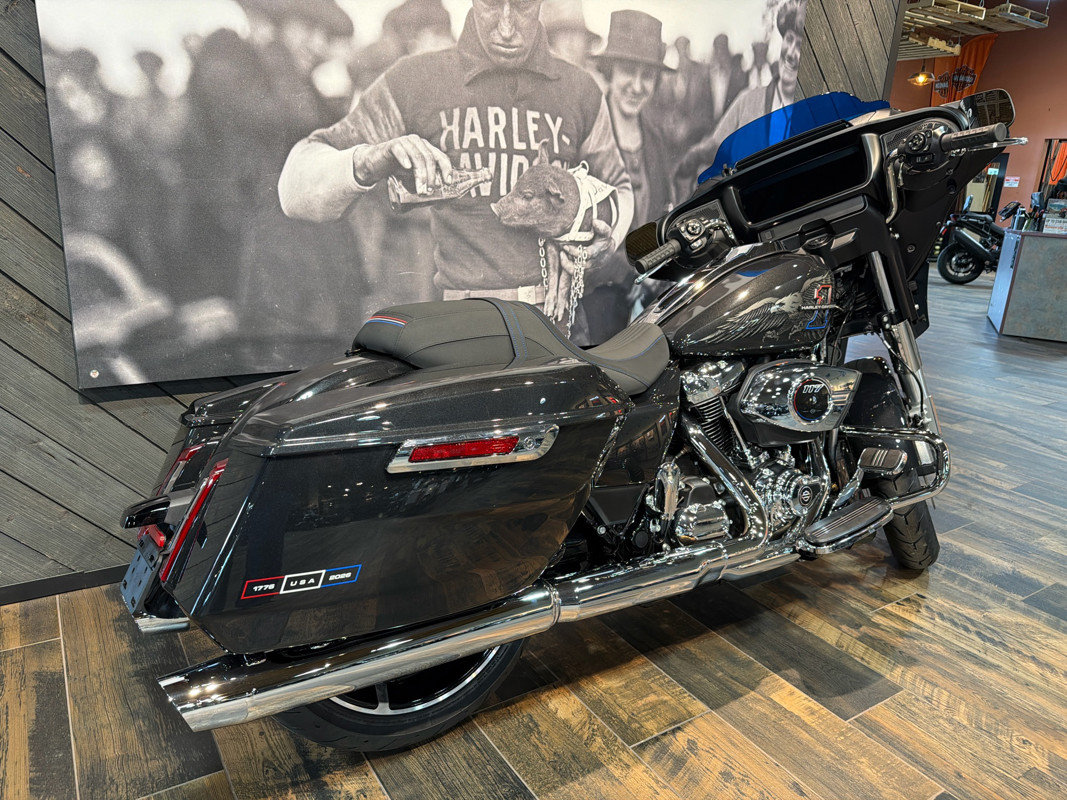 Street Glide®