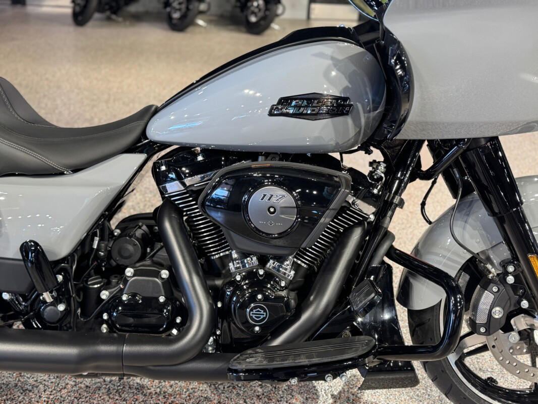 Road Glide®