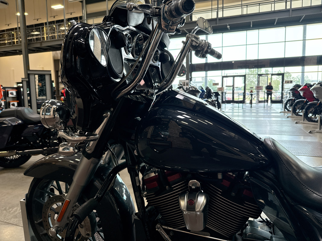 CVO® Street Glide®