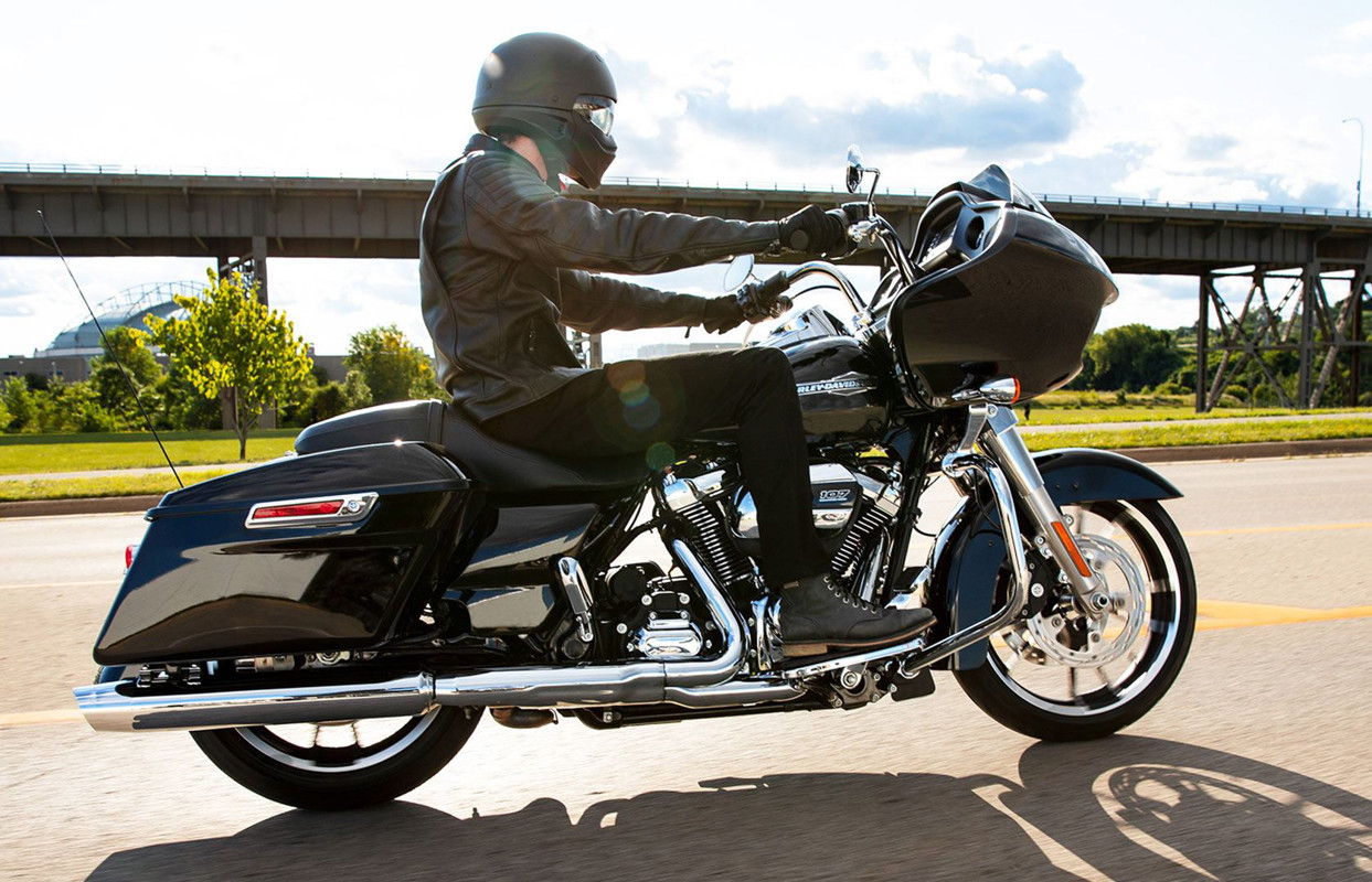 Road Glide®