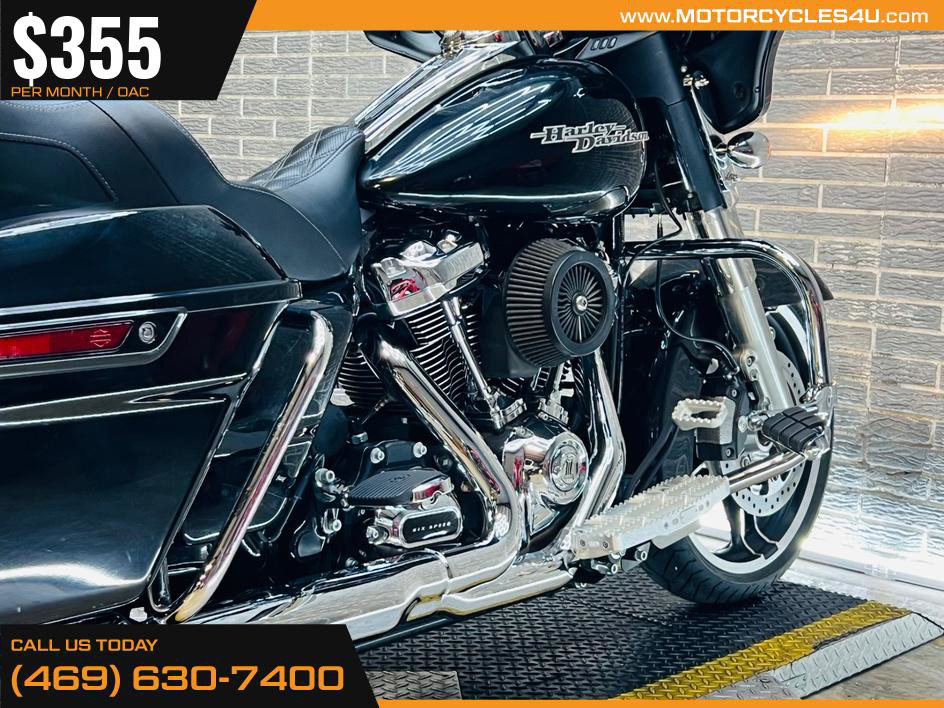 Street Glide®