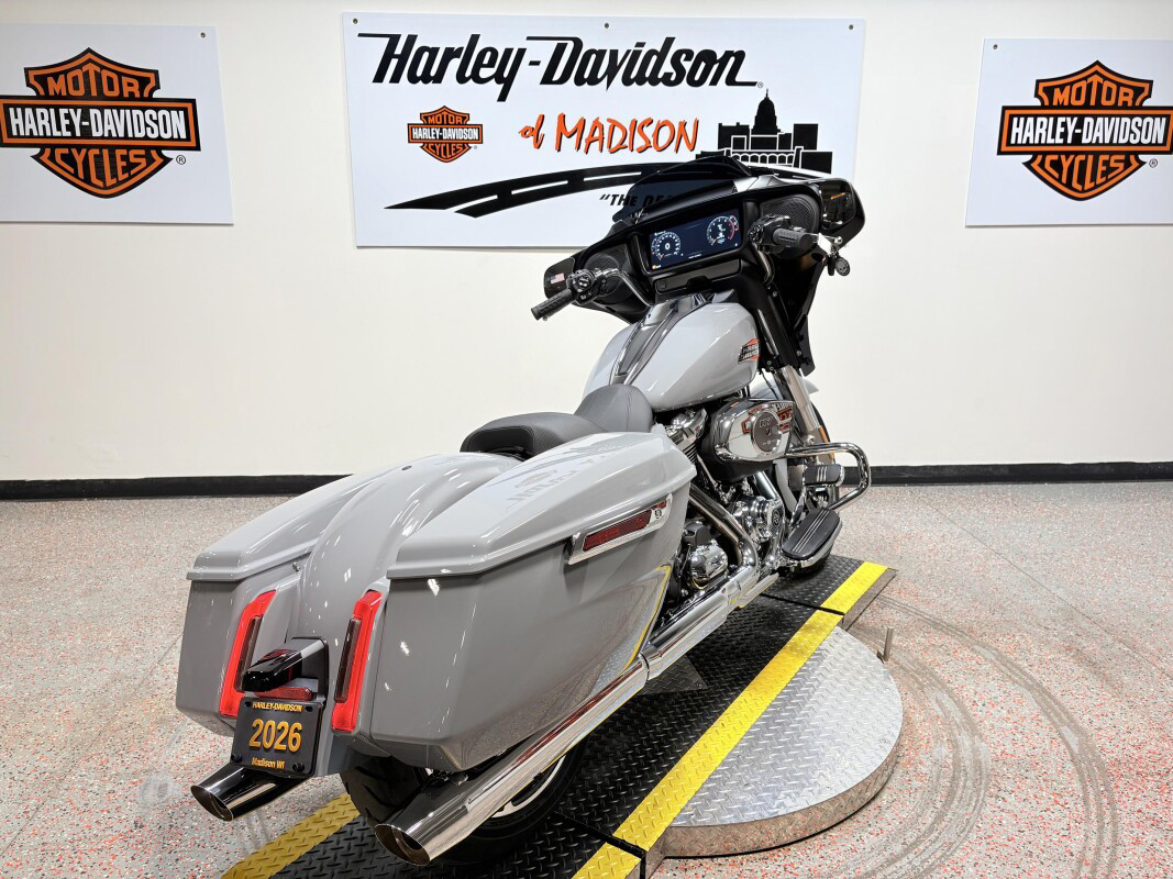 Street Glide®