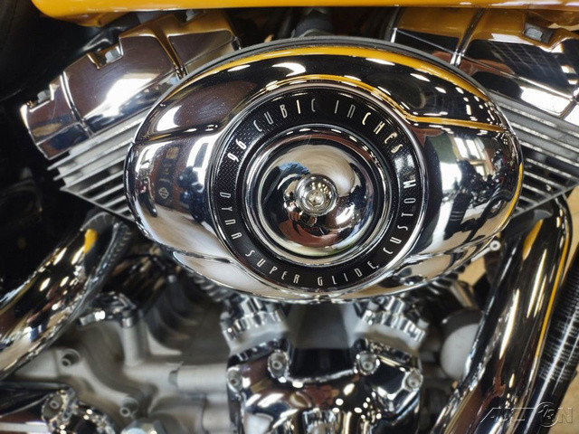 Dyna® Super Glide® Custom