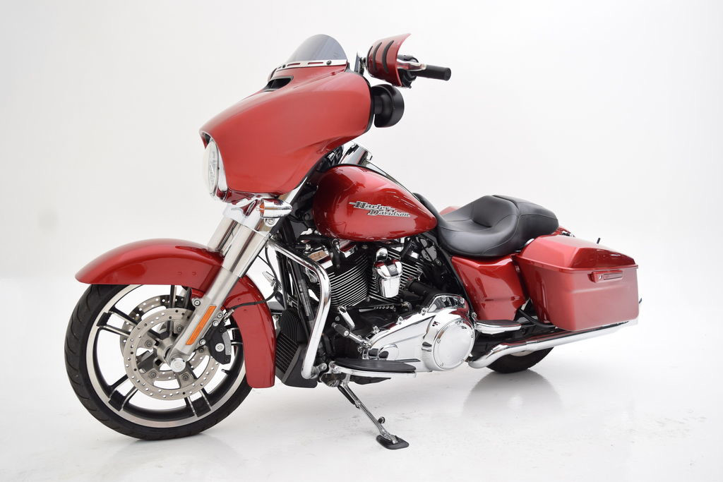 Street Glide®