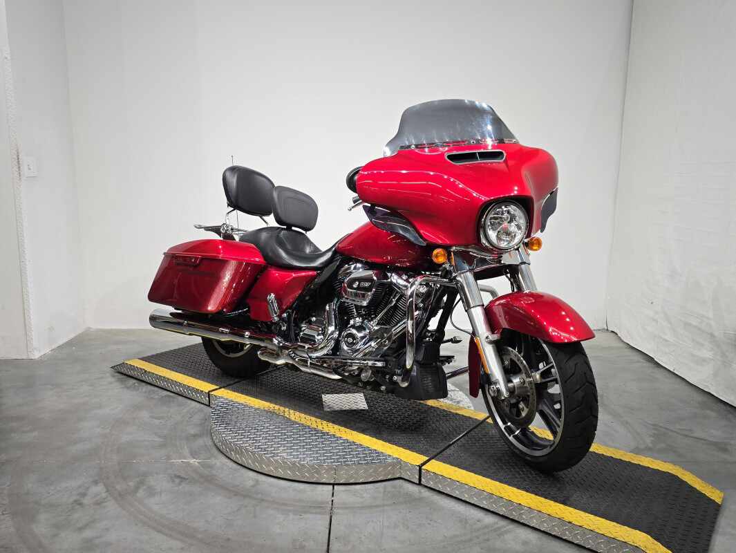 Street Glide®