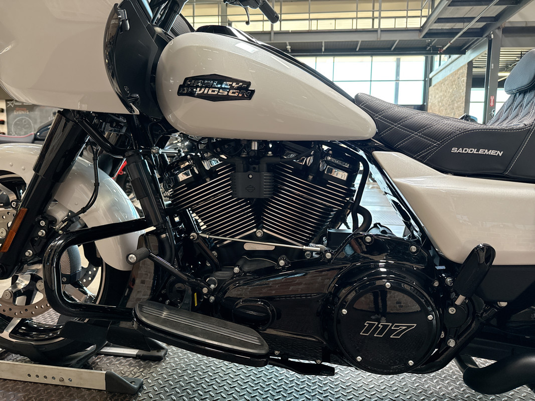 Road Glide®