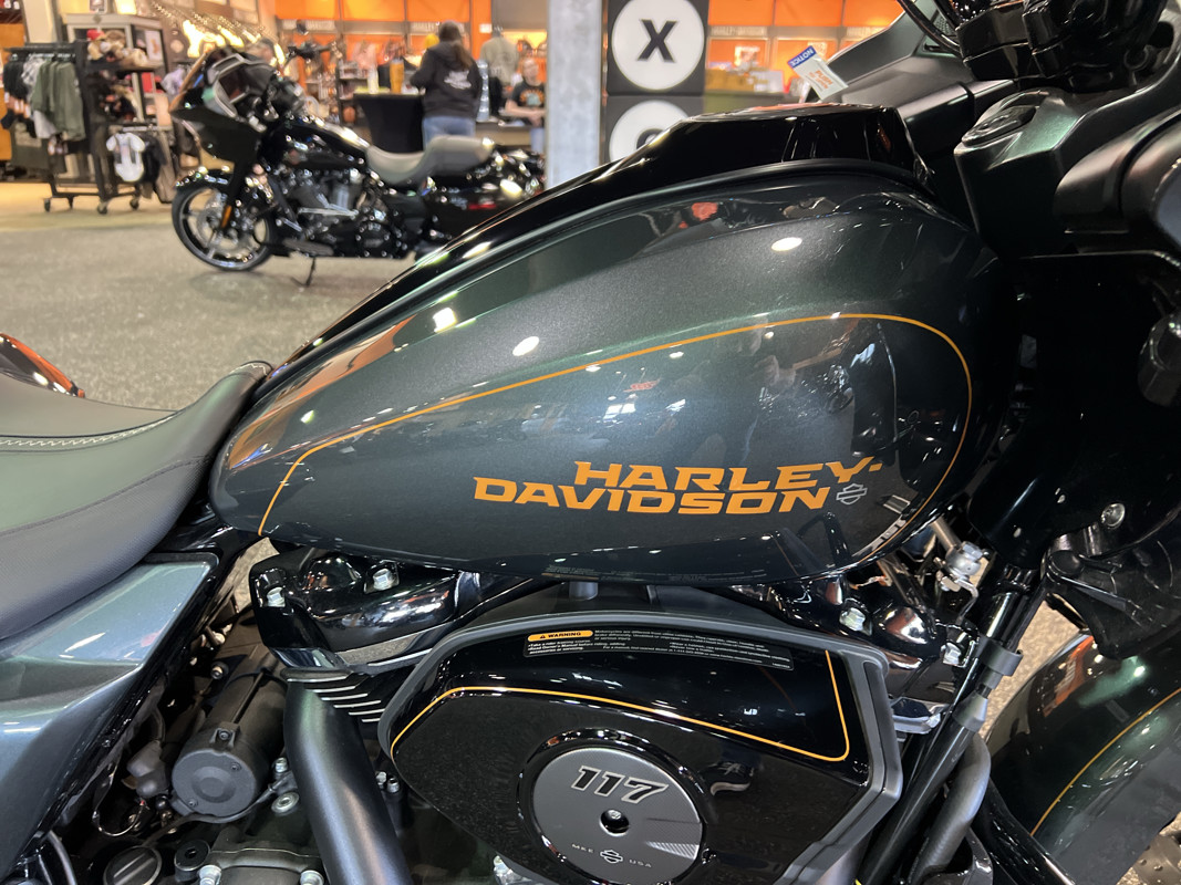 Road Glide®