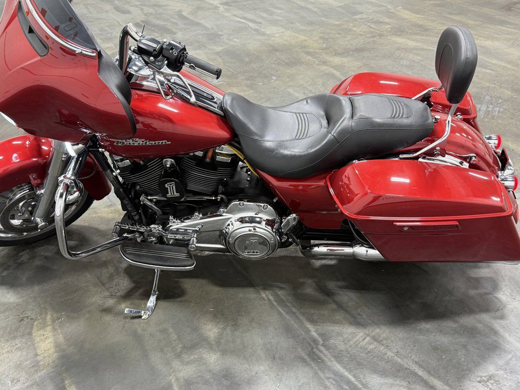 Street Glide®