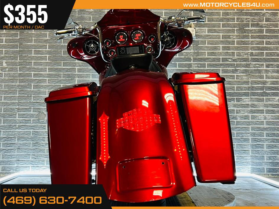 Street Glide®