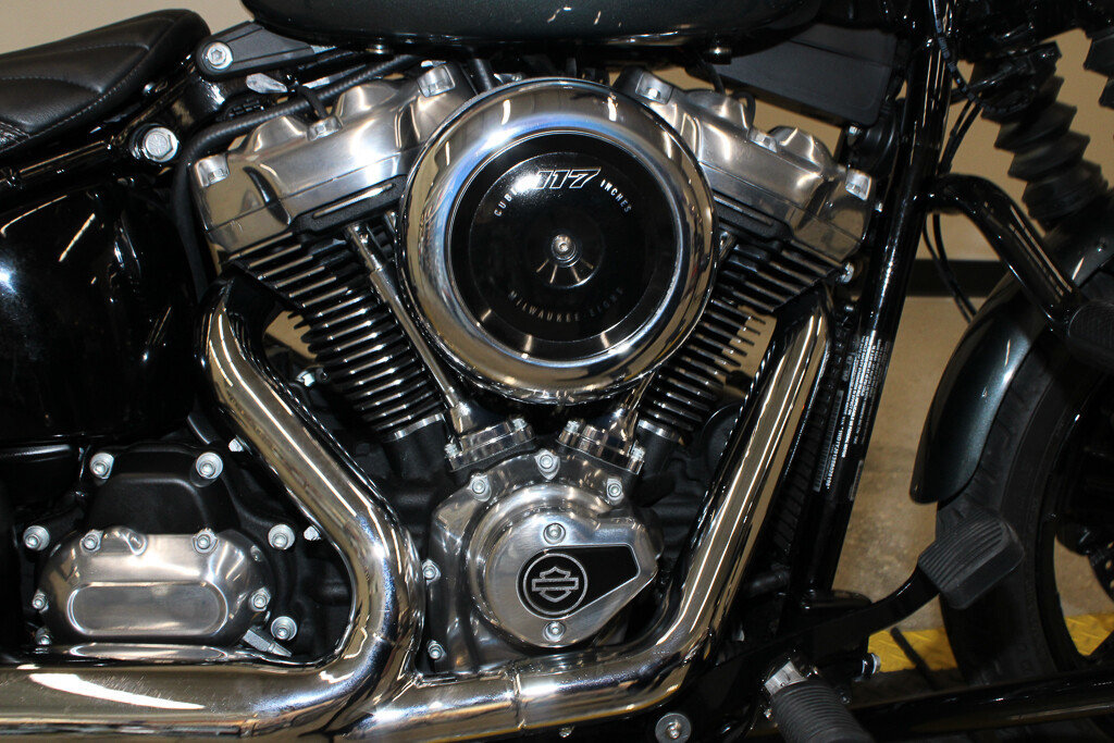 Street Bob®