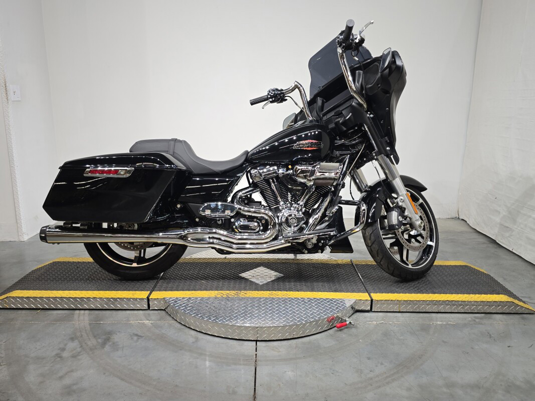 Street Glide®