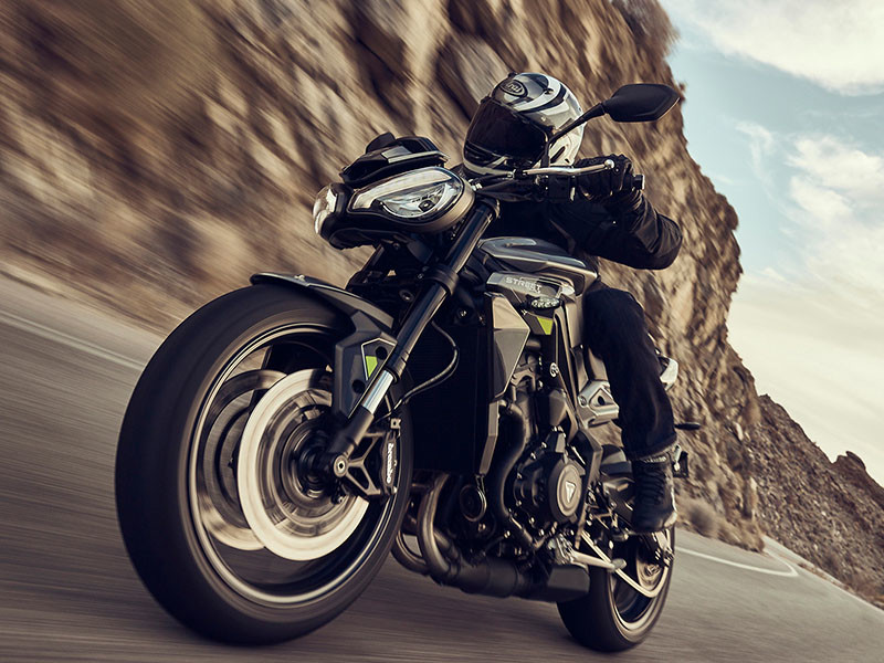 Street Triple R
