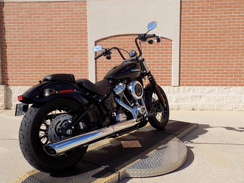 Street Bob®