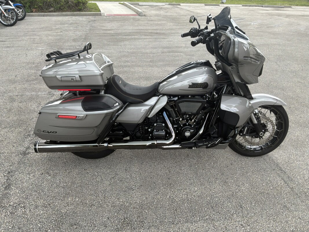 CVO® Street Glide®