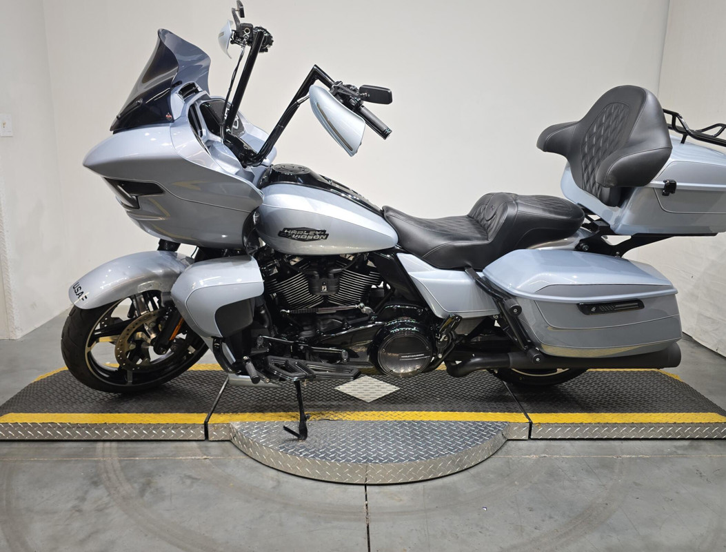 Road Glide®