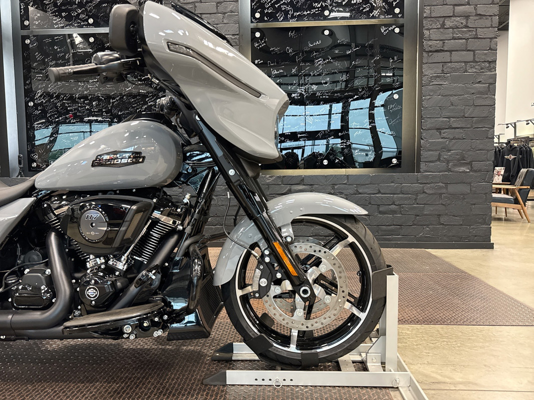 Street Glide®