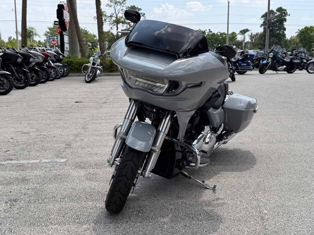 Road Glide®