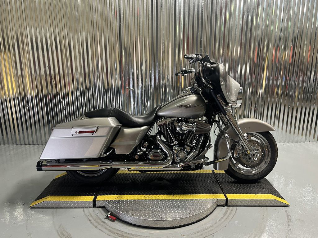 Street Glide®