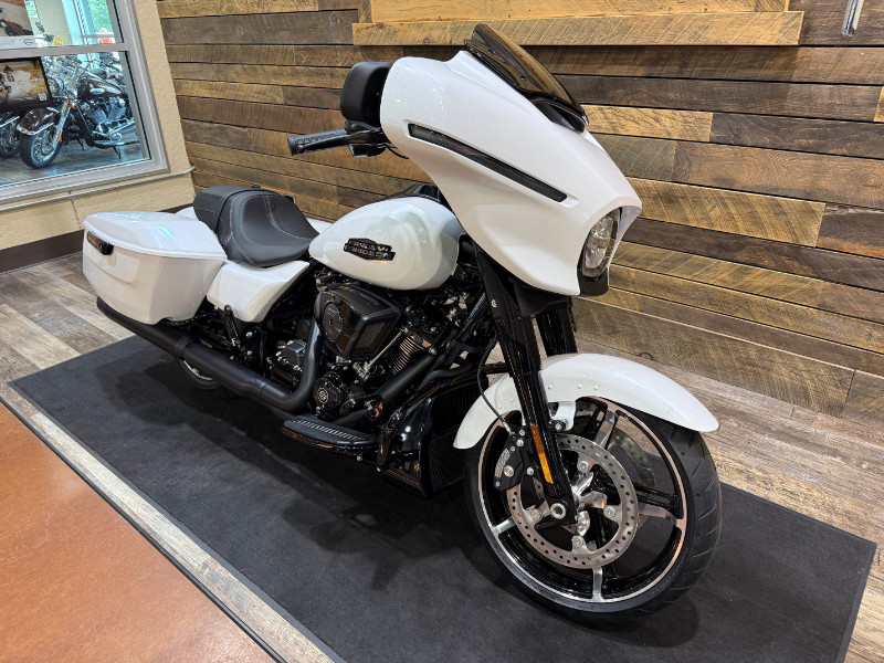 Street Glide®