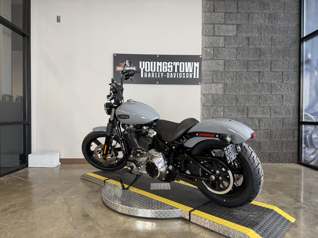 Street Bob®