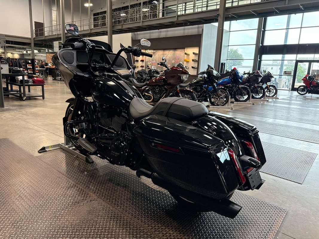 Road Glide®