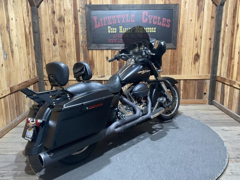 Street Glide®