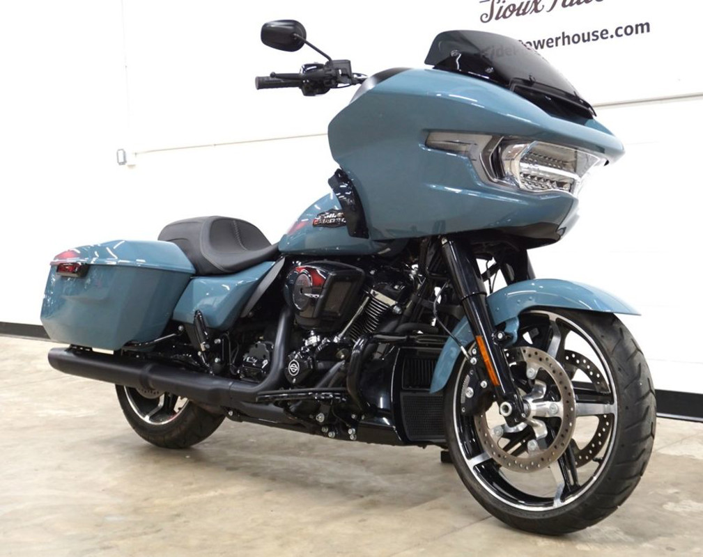 Road Glide®