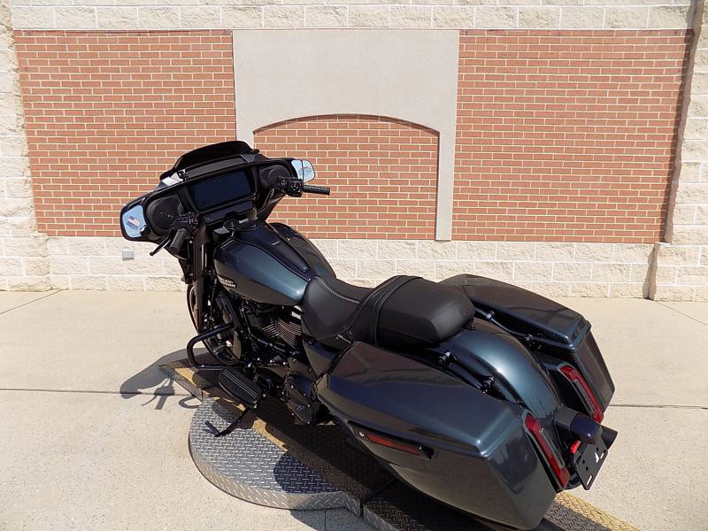Street Glide®