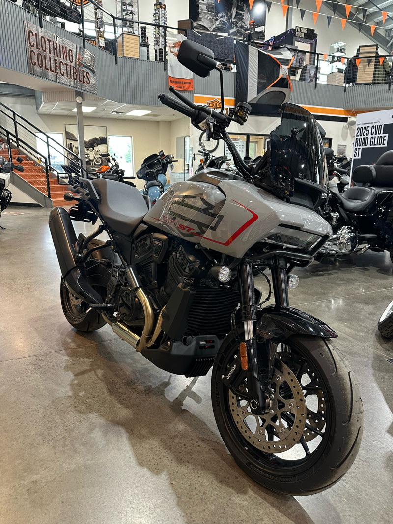 Pan America® 1250 ST