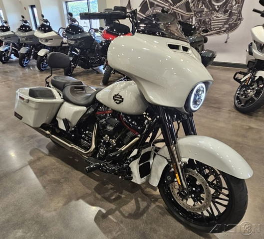 CVO® Street Glide®