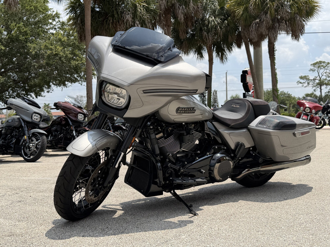 CVO® Street Glide®