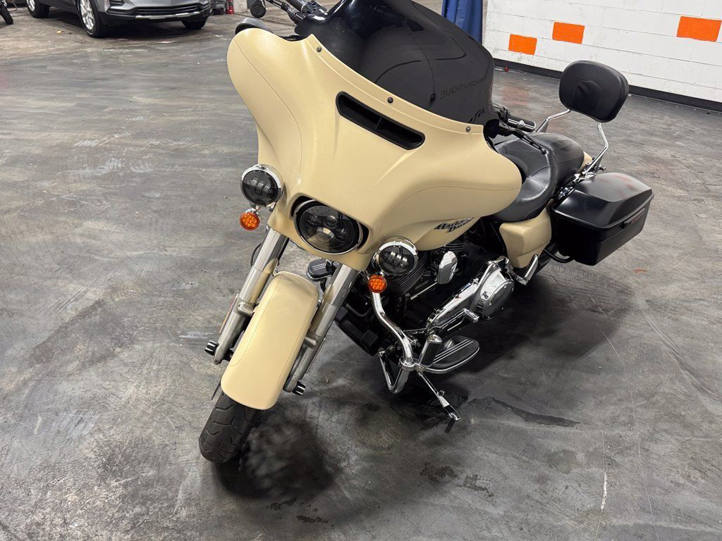 Street Glide®
