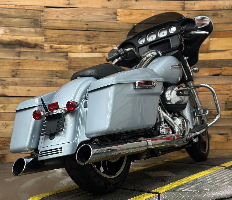 Street Glide®