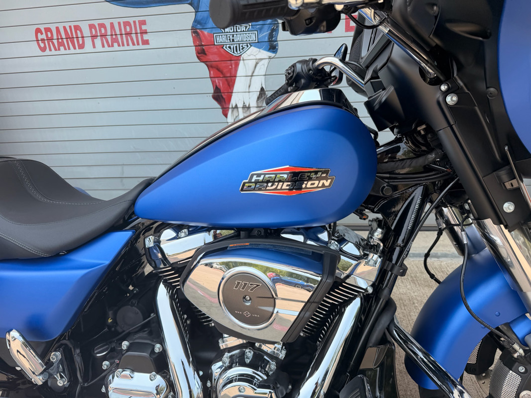 Street Glide®