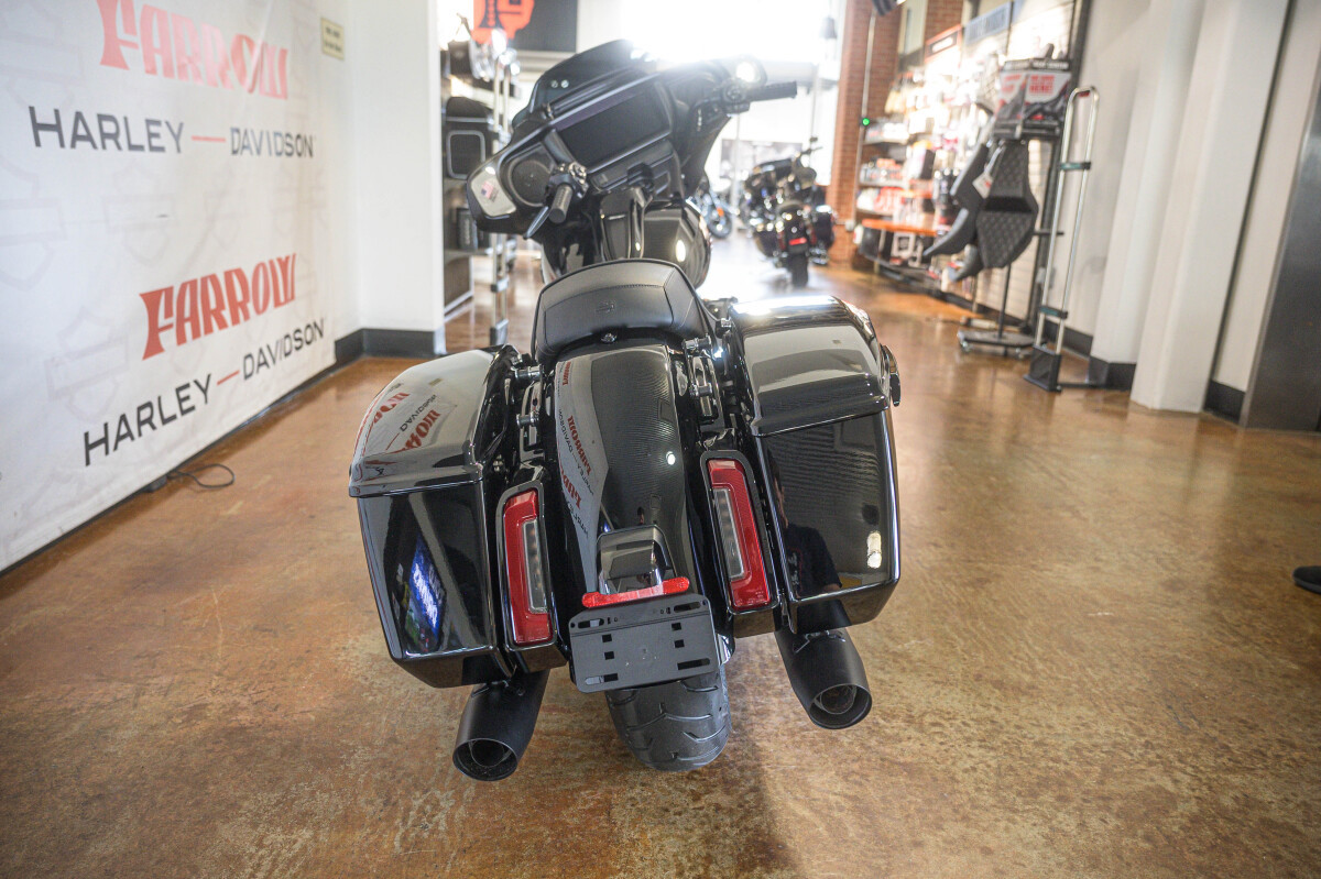 Street Glide®