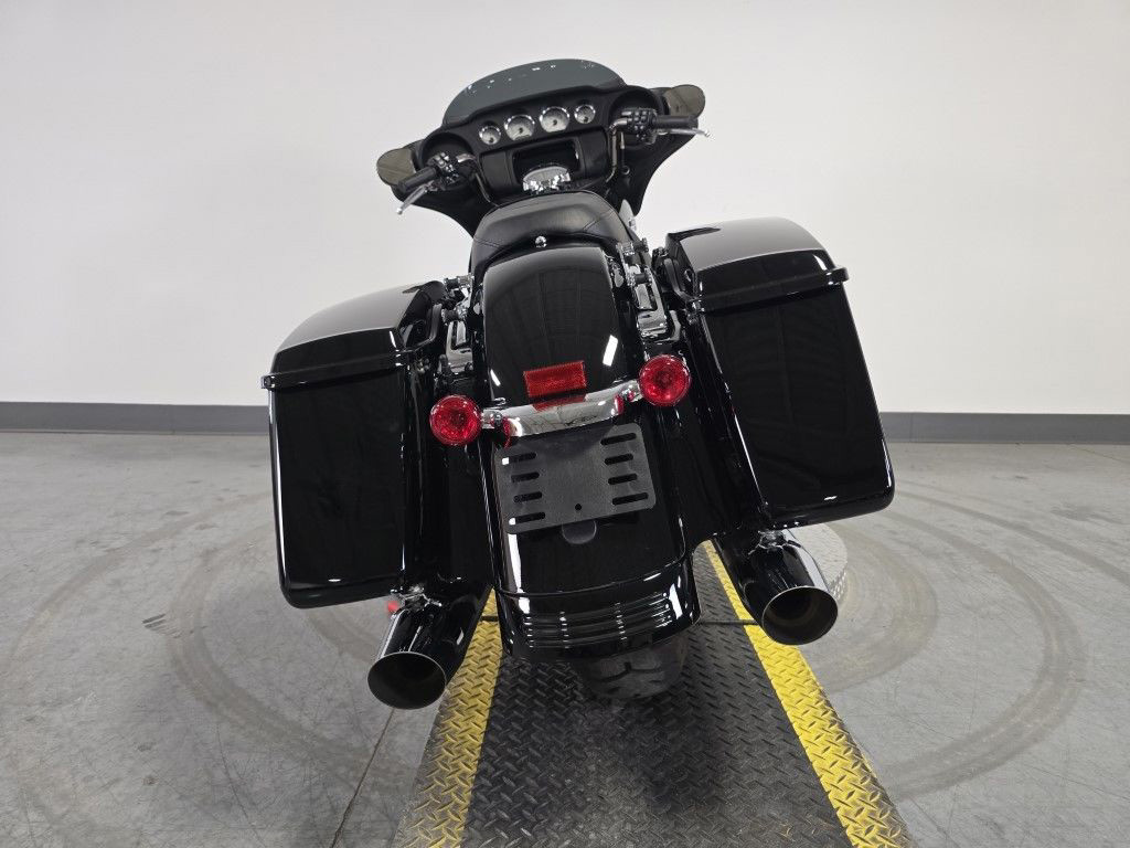 Street Glide®